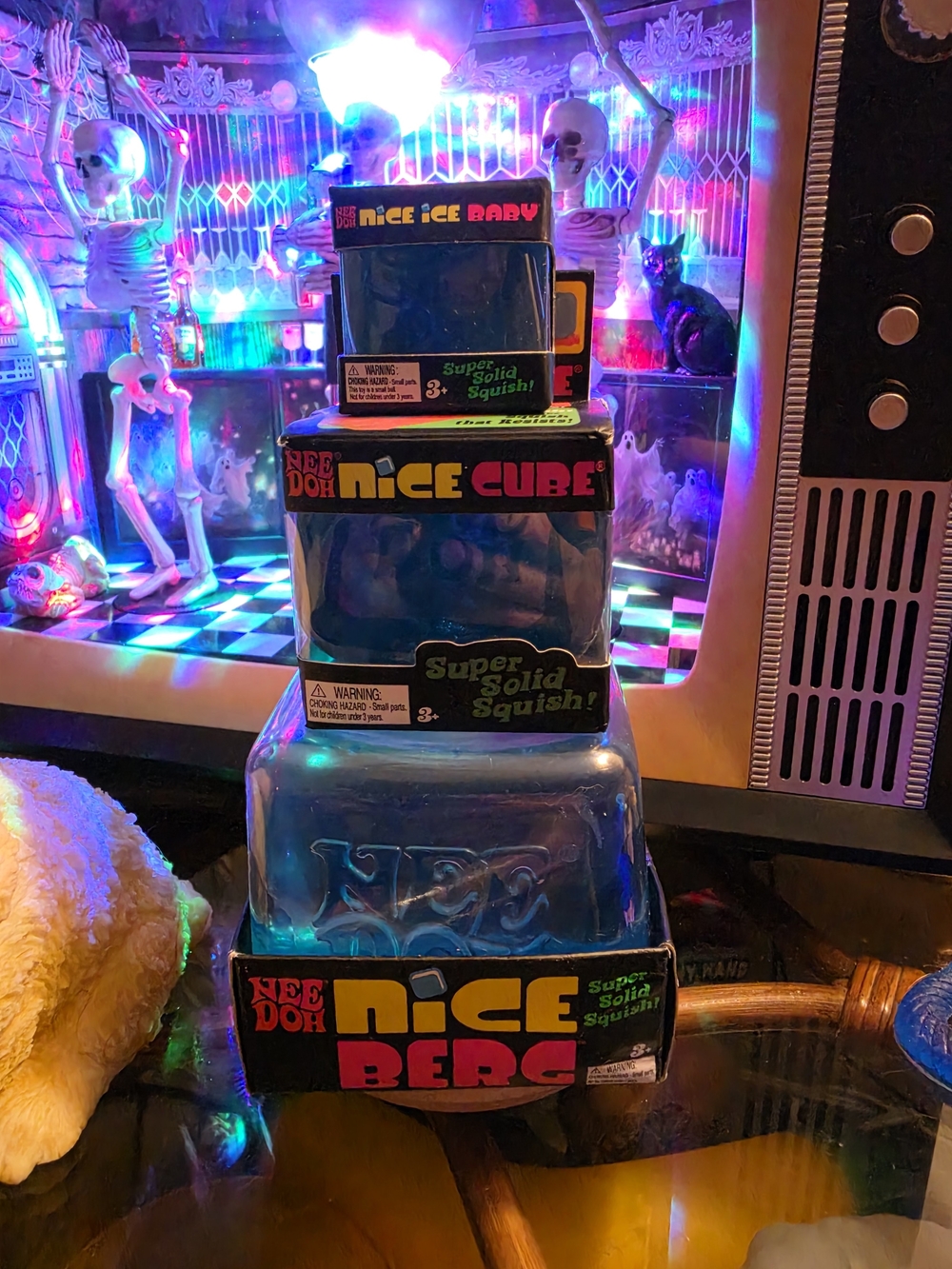 Nice Berg Blue Super Solid Squish Cube - Nee Doh
